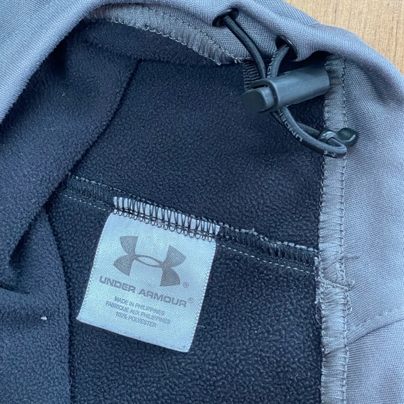 Under Armour men’s 1/4 zip, size XL - Picture 5 of 8